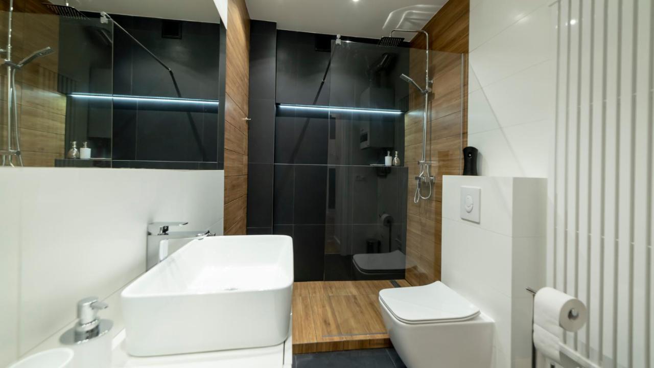 Ferienwohnung Apartament By The Way Breslau Exterior foto